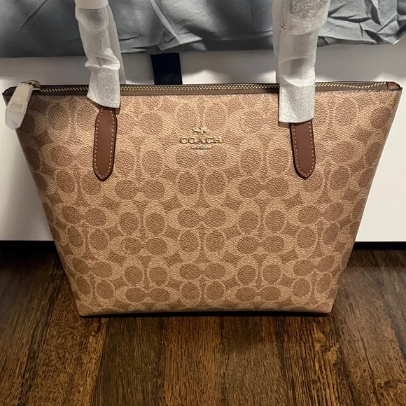 Coach Brown Signature Fiona Tote Bag - Picture 1 of 4